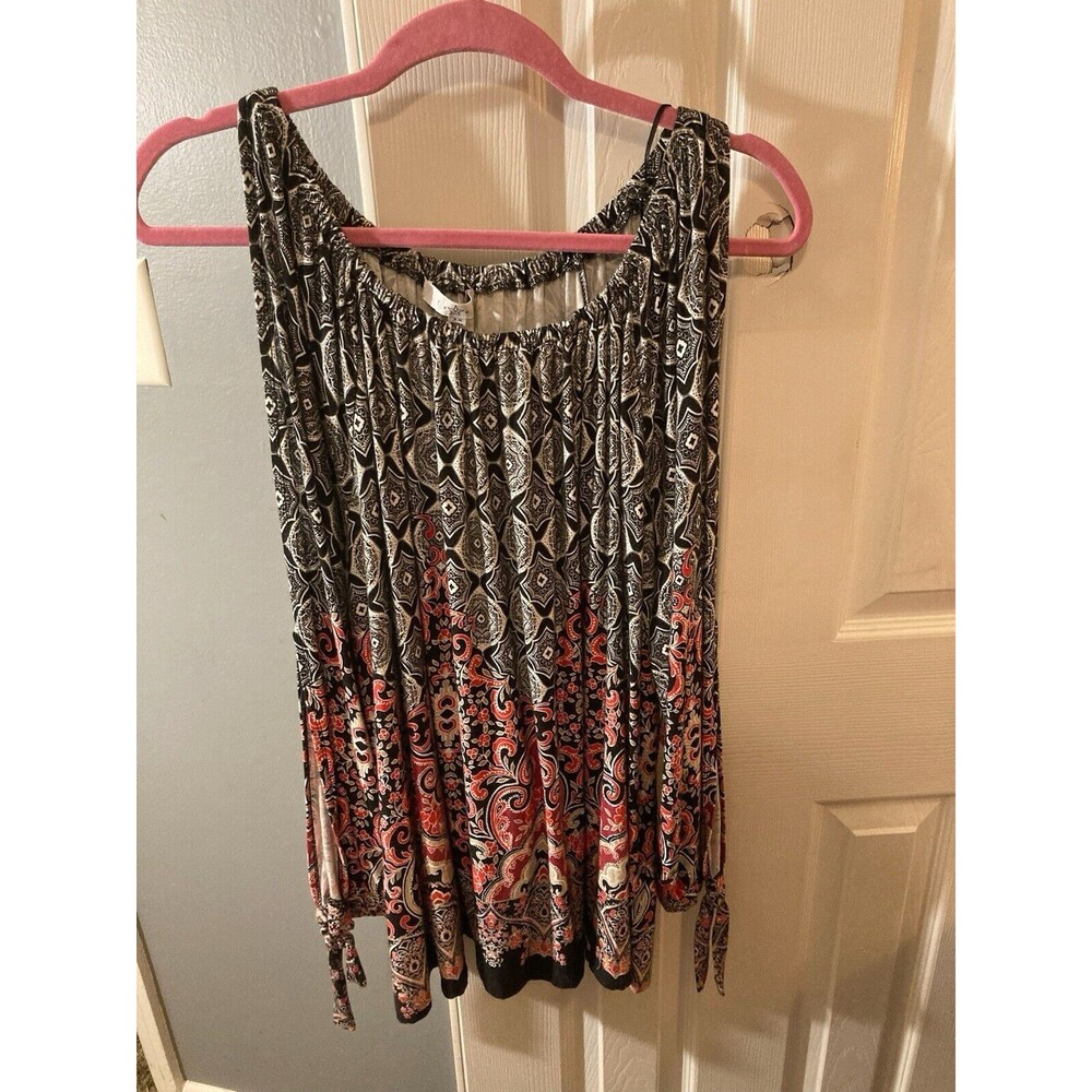 Women’s Black and Coral Patterned Sleeveless Top